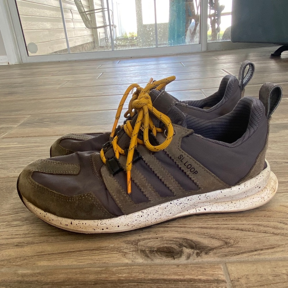 Adidas SL Loop